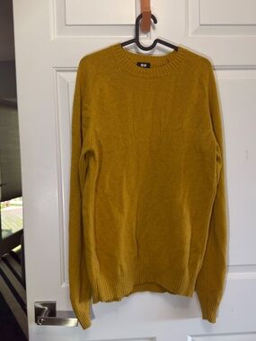 Uniqlo Mens Wool Sweater--Medium
